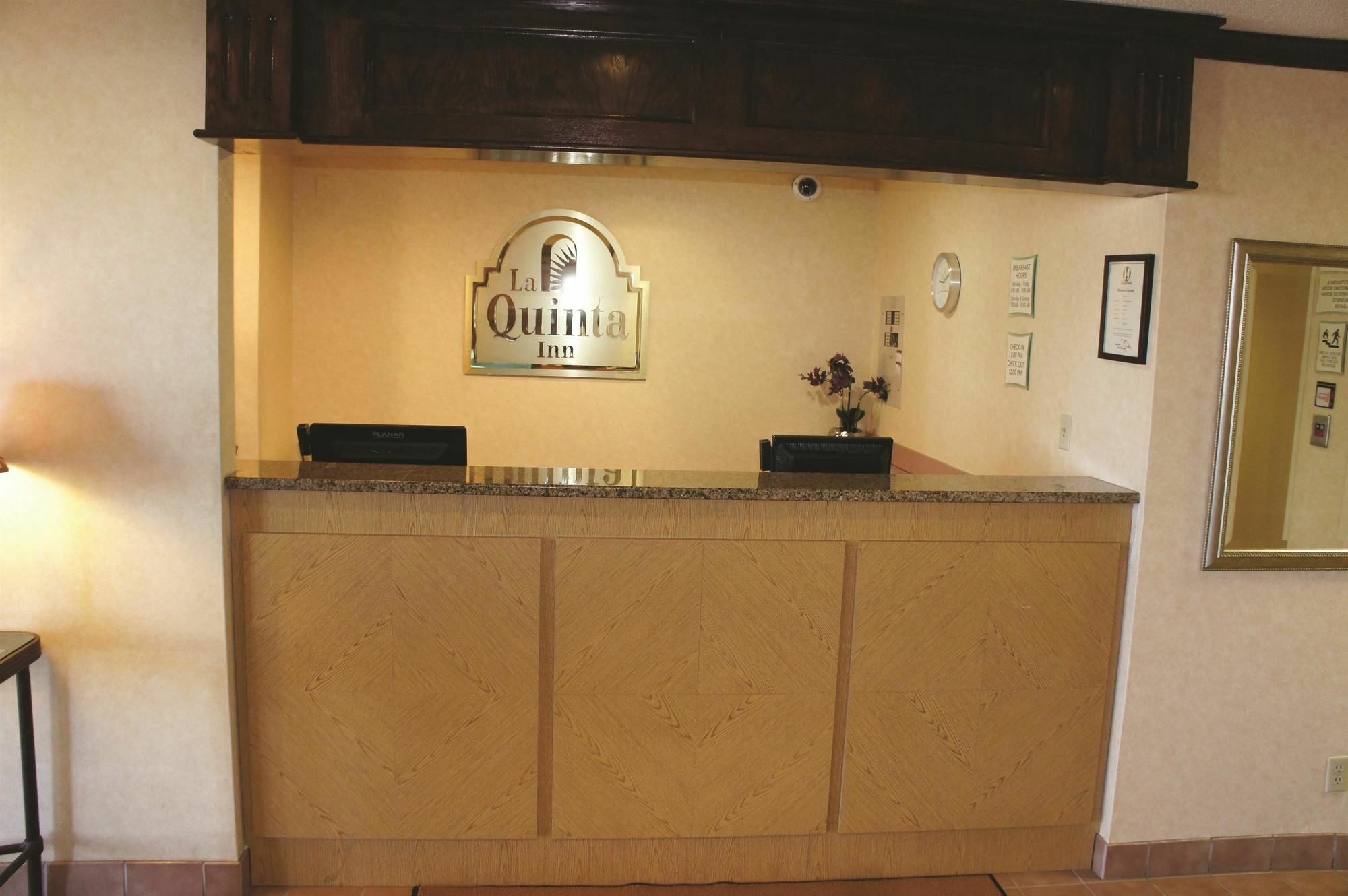 La Quinta Inn By Wyndham St. Louis Hazelwood - Airport North Екстер'єр фото